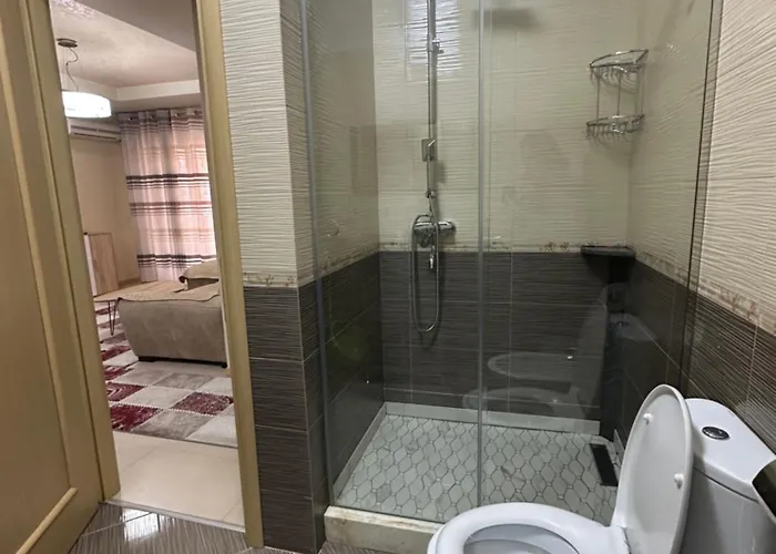 Kevin's Delijorgj ティラナ